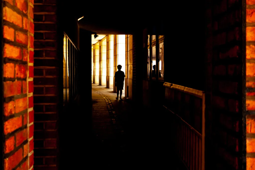 Allée sombre